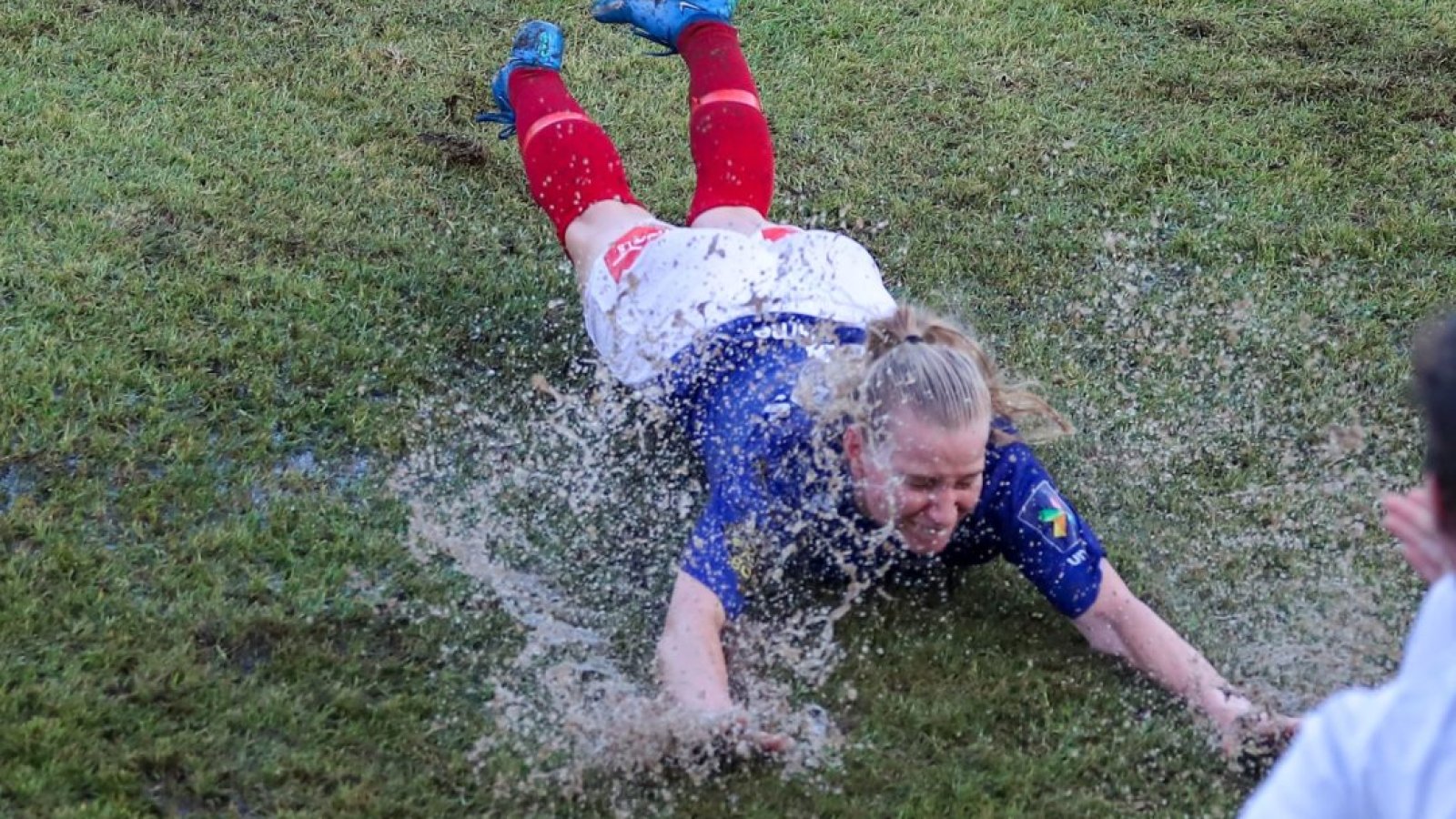 Camilla Huseby feirer avansement i Champions League. Foto: PAOK