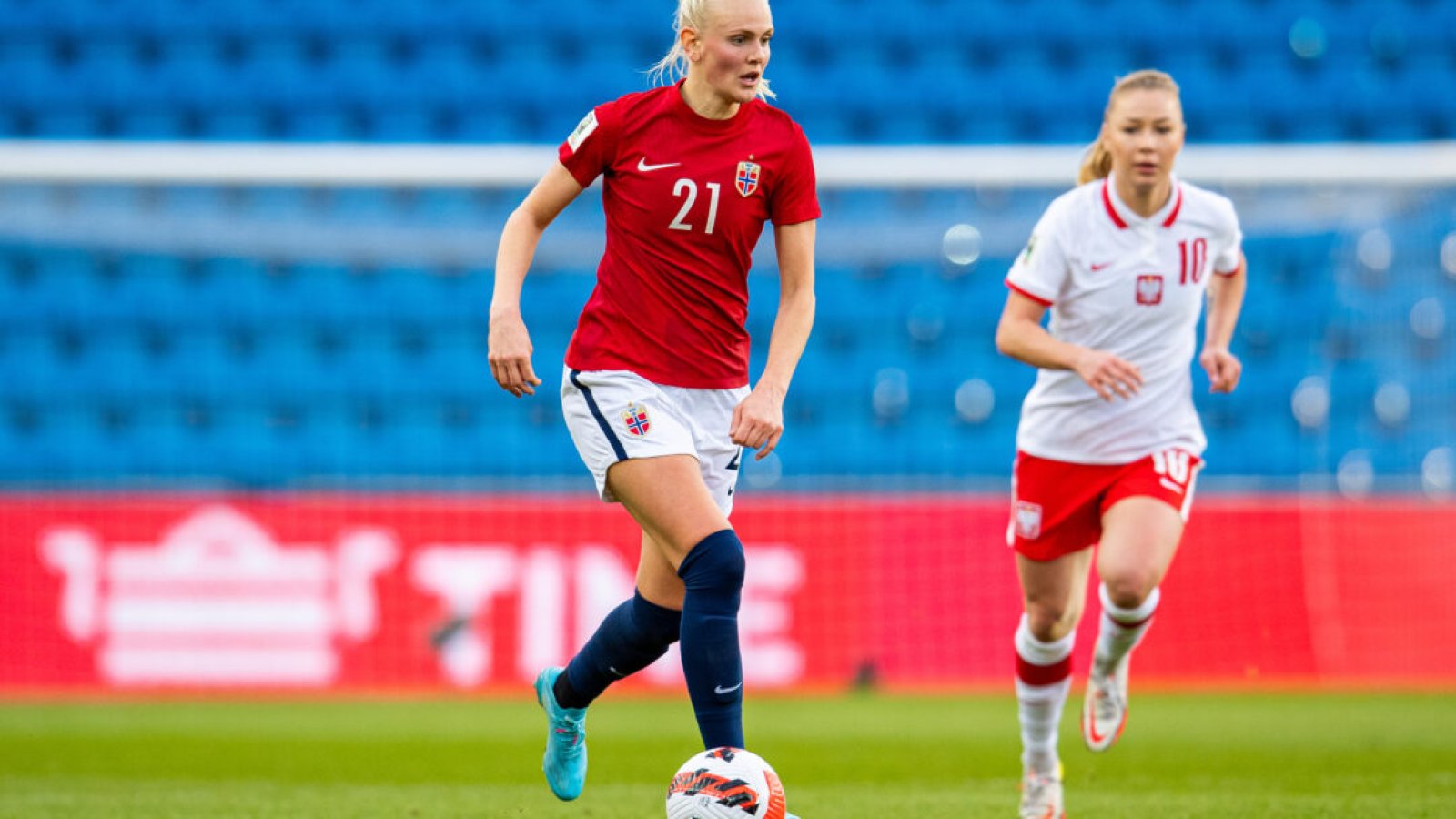 220412 Karina Sævik of Norway during the FIFA Women's World Cup Qualifier football match between Norway and Poland on April 12, 2022 in Oslo. Photo: Vegard Grøtt / BILDBYRÅN / kod VG / VG0268