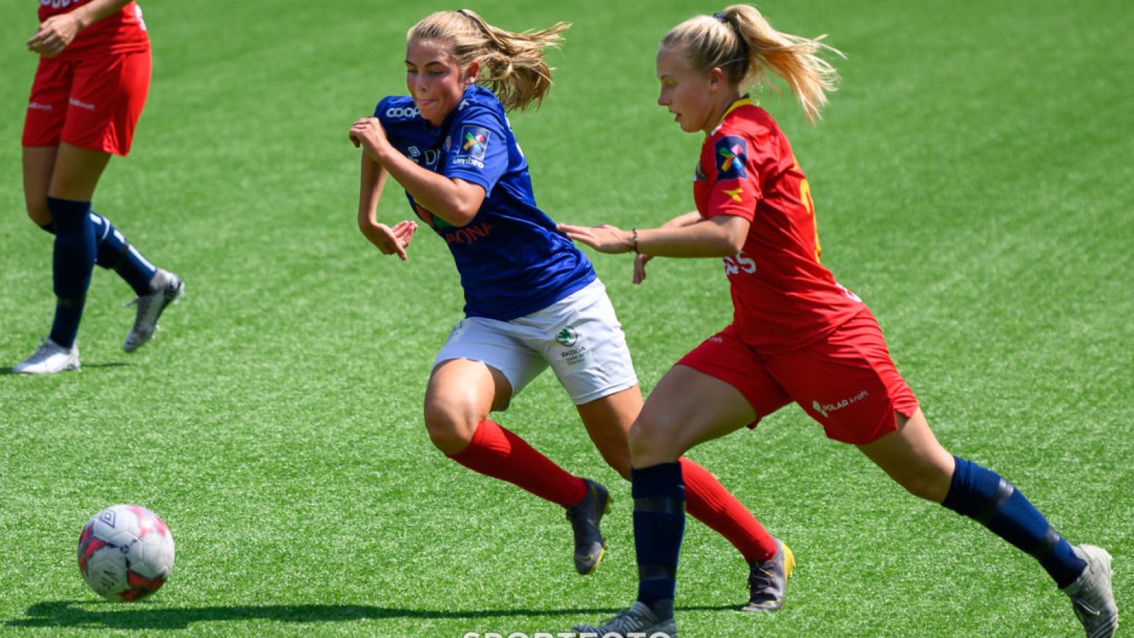 Mia Huse i aksjon mot Røa - klubben som nå blir hennes neste stoppested. Foto: Morten Mitchell Larød / SPORTFOTO