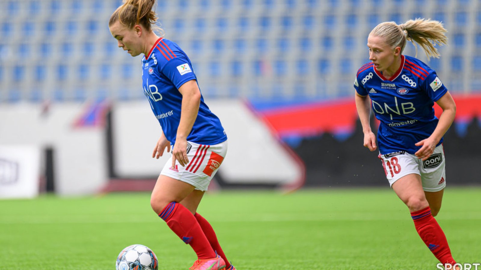 Toppseriekamp i fotball mellom Vålerenga og Røa på Intility Arena i Oslo søndag 3. april 2022. Foto: Morten Mitchell Larød / SPORTFOTO