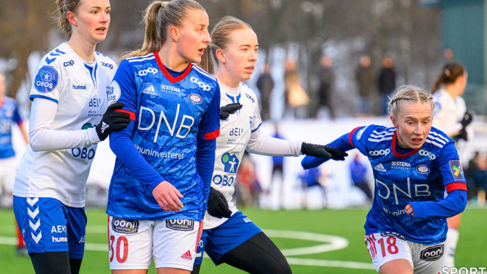 Stine Brekken og Thea Bjelde spilte 0-0 mot Kolbotn tidligere i vinter. Foto: Morten Mitchell Larød / SPORTFOTO