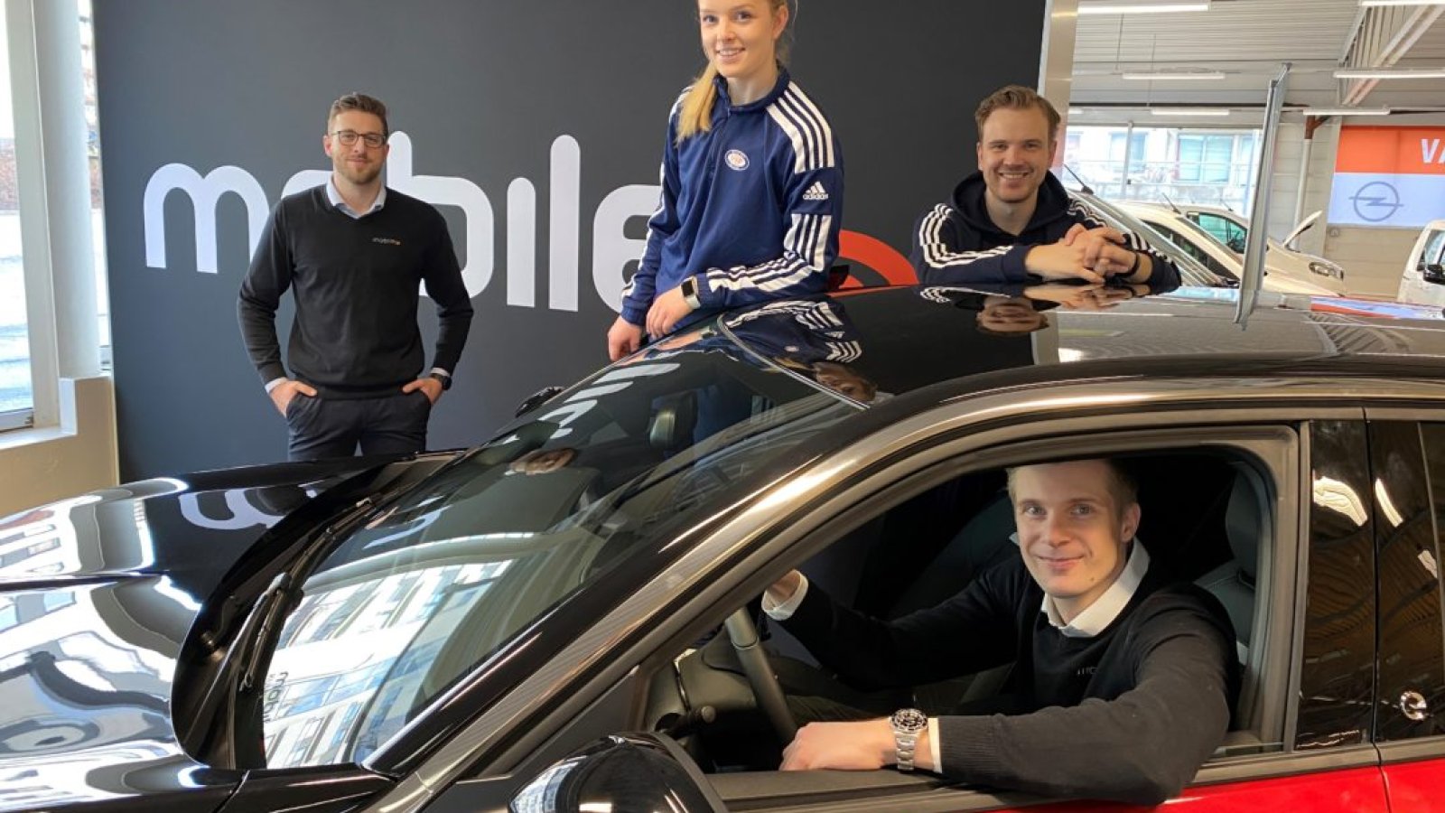 Alexander Pedersen, Guro Pettersen, Jens August Dalsegg og Magnus Smukkestad hos Mobile.