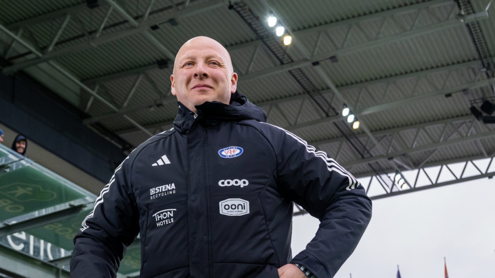 230415 Nils Lexerød, head coach of Vålerenga, ahead of the Toppserien football match between Vålerenga and Avaldsnes on April 15, 2023 in Oslo. Photo: Vegard Grøtt / BILDBYRÅN / kod VG / VG0438