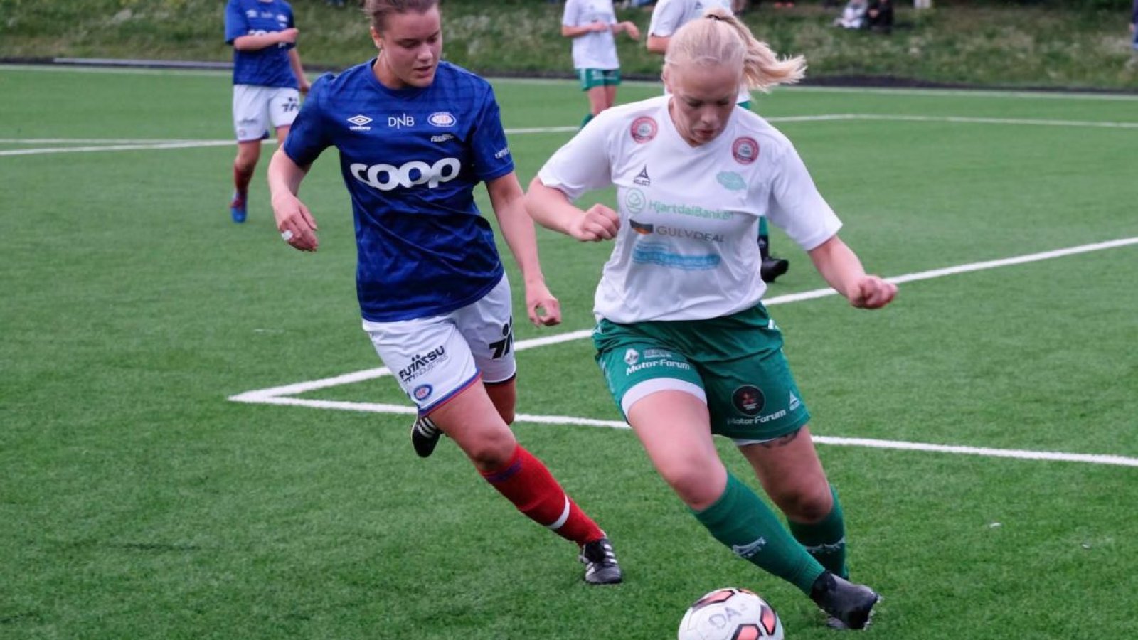 Leah Rønning Berge og jentene presset godt på i slutten av andre omgang. Foto: Morten Mitchell Larød.