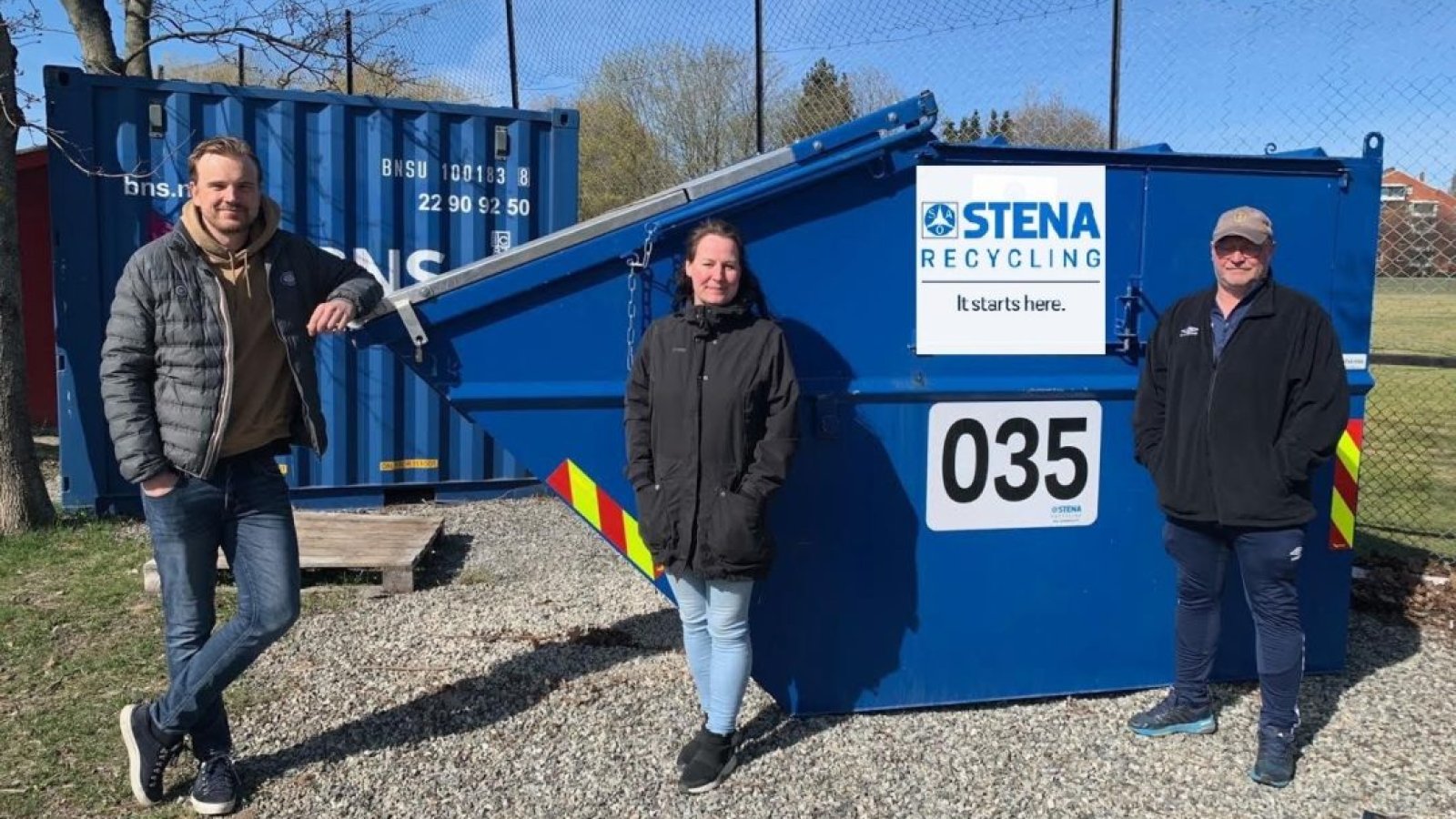 Avfallscontainer fra Stena er nå på plass på Vallefeltet. Foto: Vålerenga Fotball