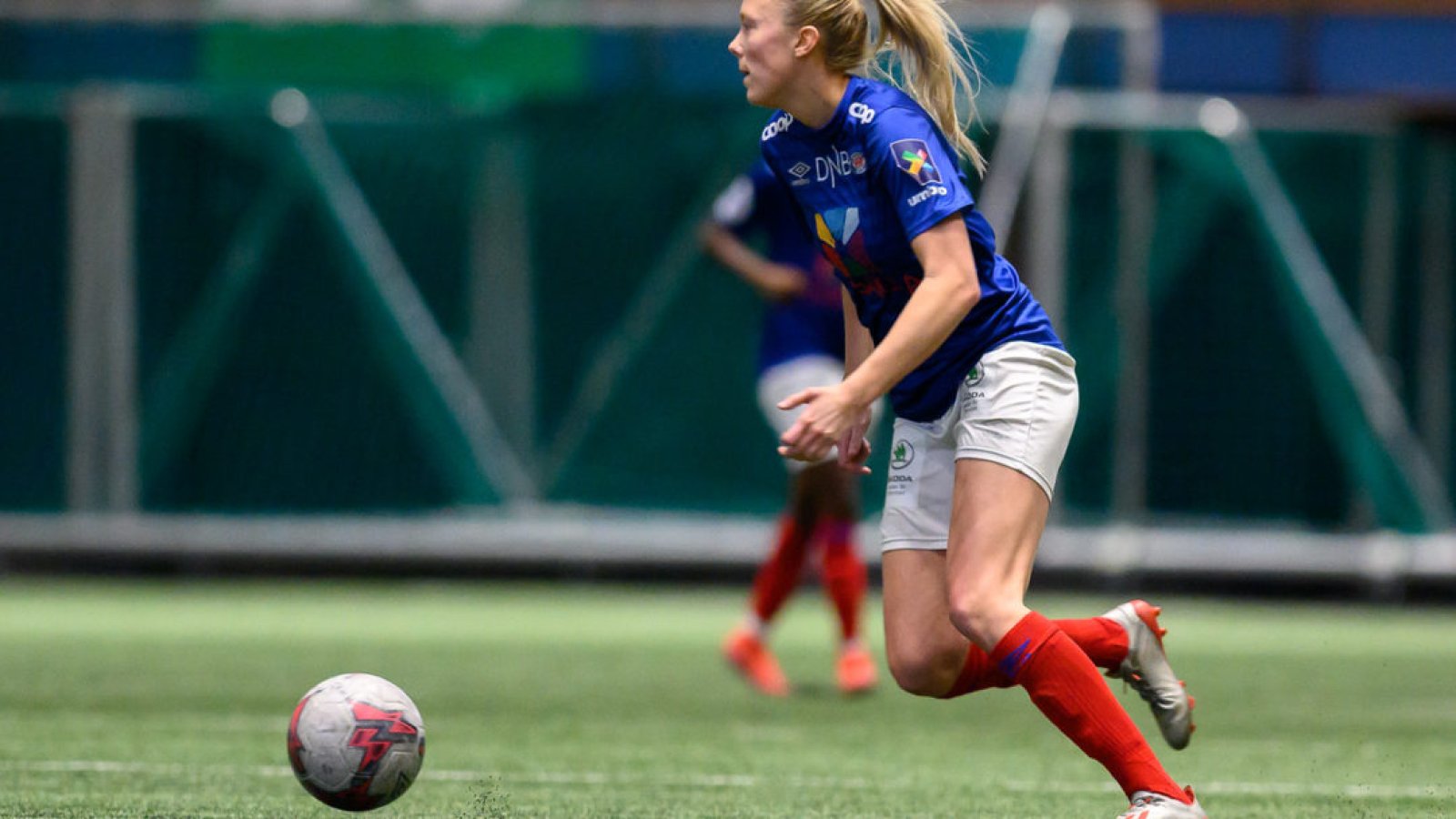 Synne Jensen scoret et lekkert mål mot Frotuna Hjørring. Foto: Morten Mitchell Larød / SPORTFOTO