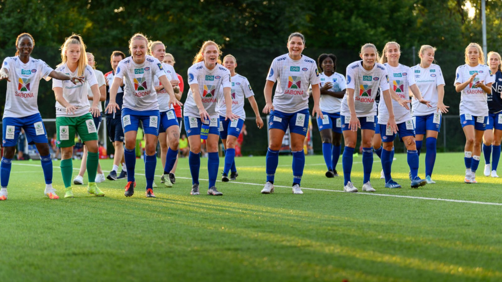 Får vi se lignende jubelscener på lørdag? Her fra 1-2 kampen mot Røa. Foto: Morten Mitchell Larød / SPORTFOTO