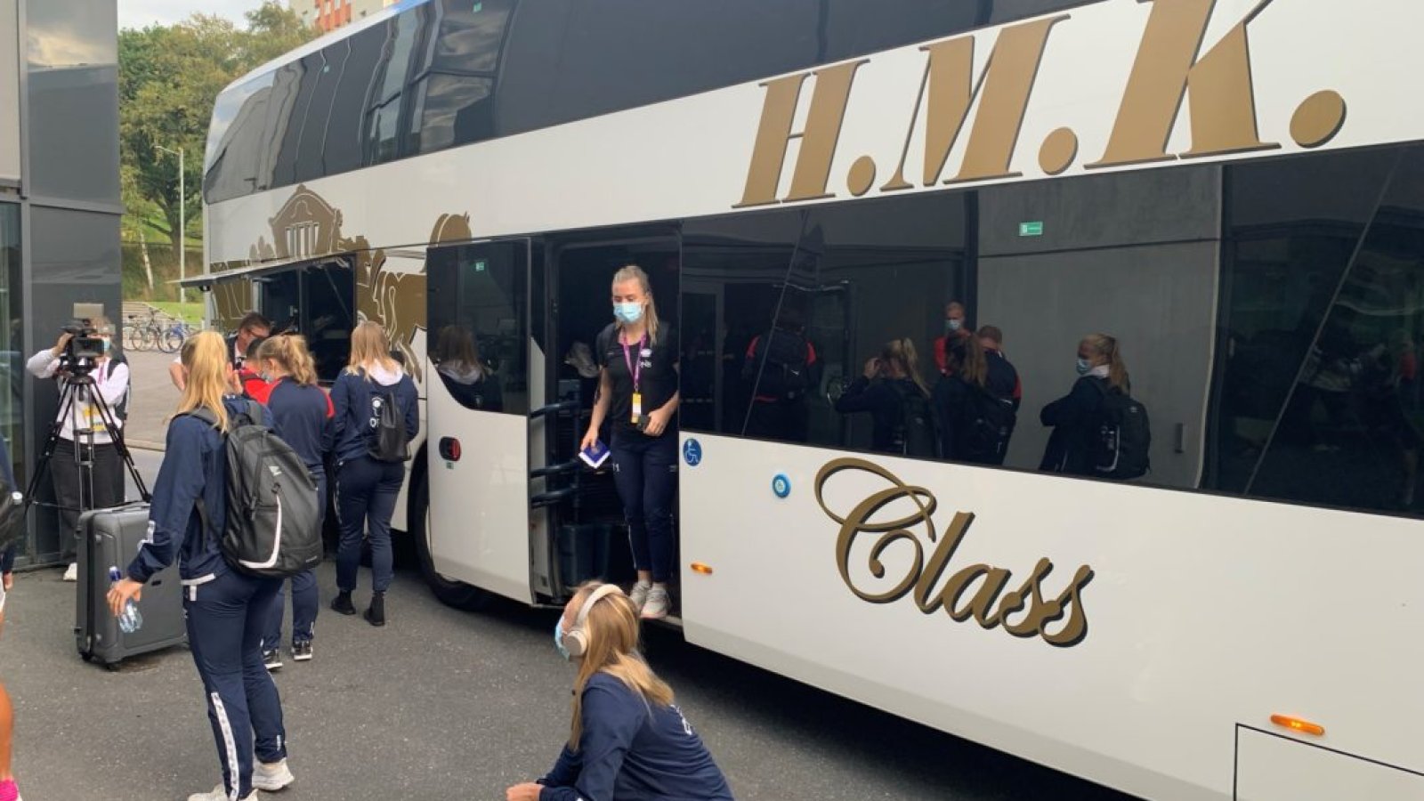 HMK frakter spillerne på tur. Her fra Gøteborg.