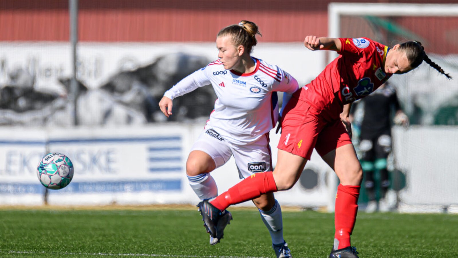 Toppseriekamp i fotball mellom Røa og Vålerenga på Røa kunstgress lørdag 1. april 2023. Foto: Morten Mitchell Larød / SPORTFOTO