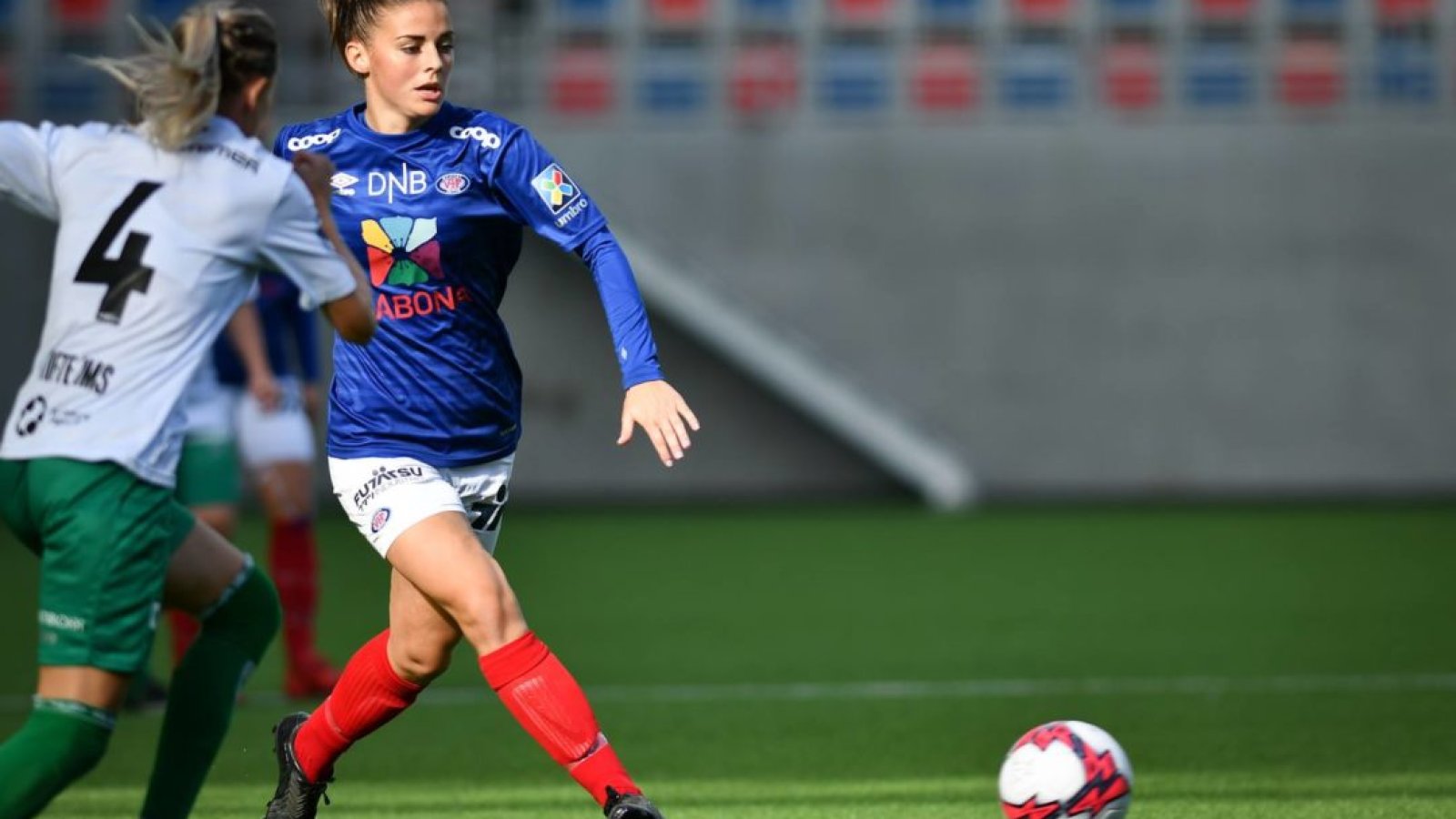 Jenna Dear sprudler før sesongstart. Foto: Morten M. Larød