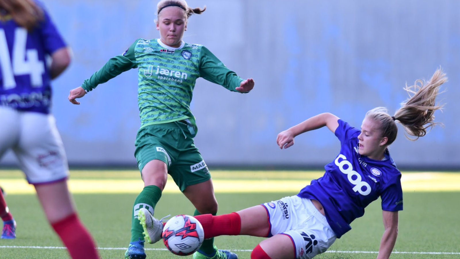 Emilie Østerås er ikke redd for å "trøkke" til. Foto: Sportfoto / Morten M. Larød