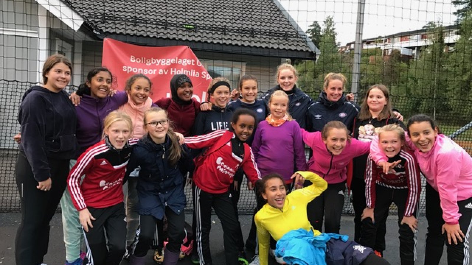 VIF besøker Holmlia fotballjenter høsten 2018. Bilde: Karianne Skaug