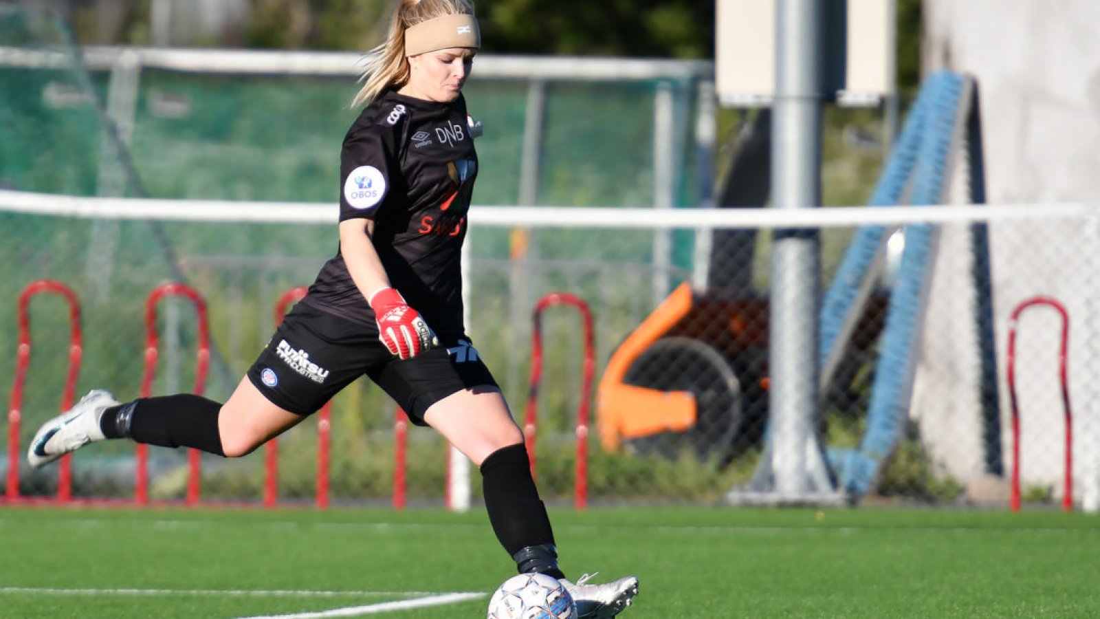 Guro Pettersen er keeper på A-laget. Nå søker J17 etter keepere. Foto: Morten M. Larød