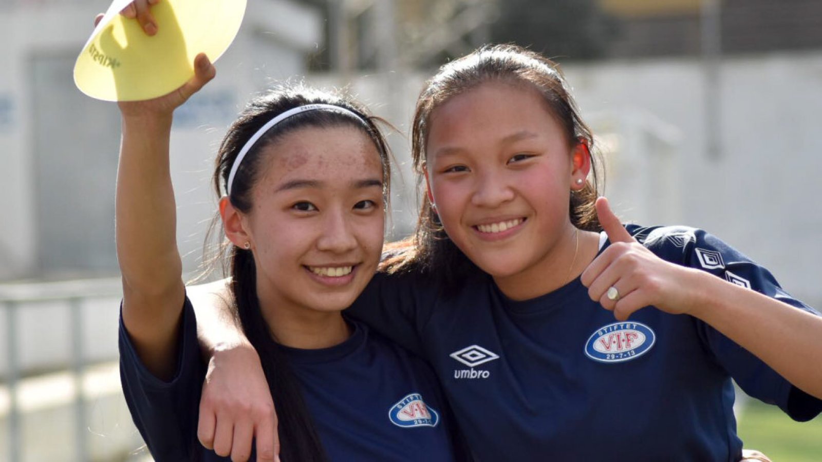 Fornøyde jenter på treningsleir i vinterferien. Foto: Caroline Mitchell Larød