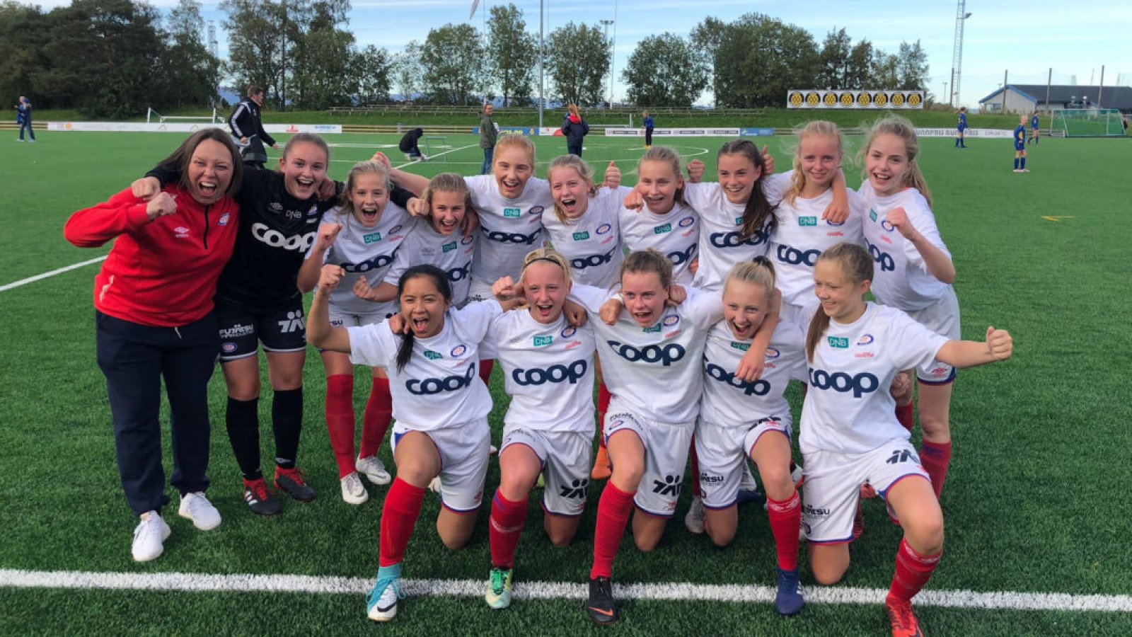 J16 klarte det - vi er i semifinaen! Foto: Arve Gulliksen.