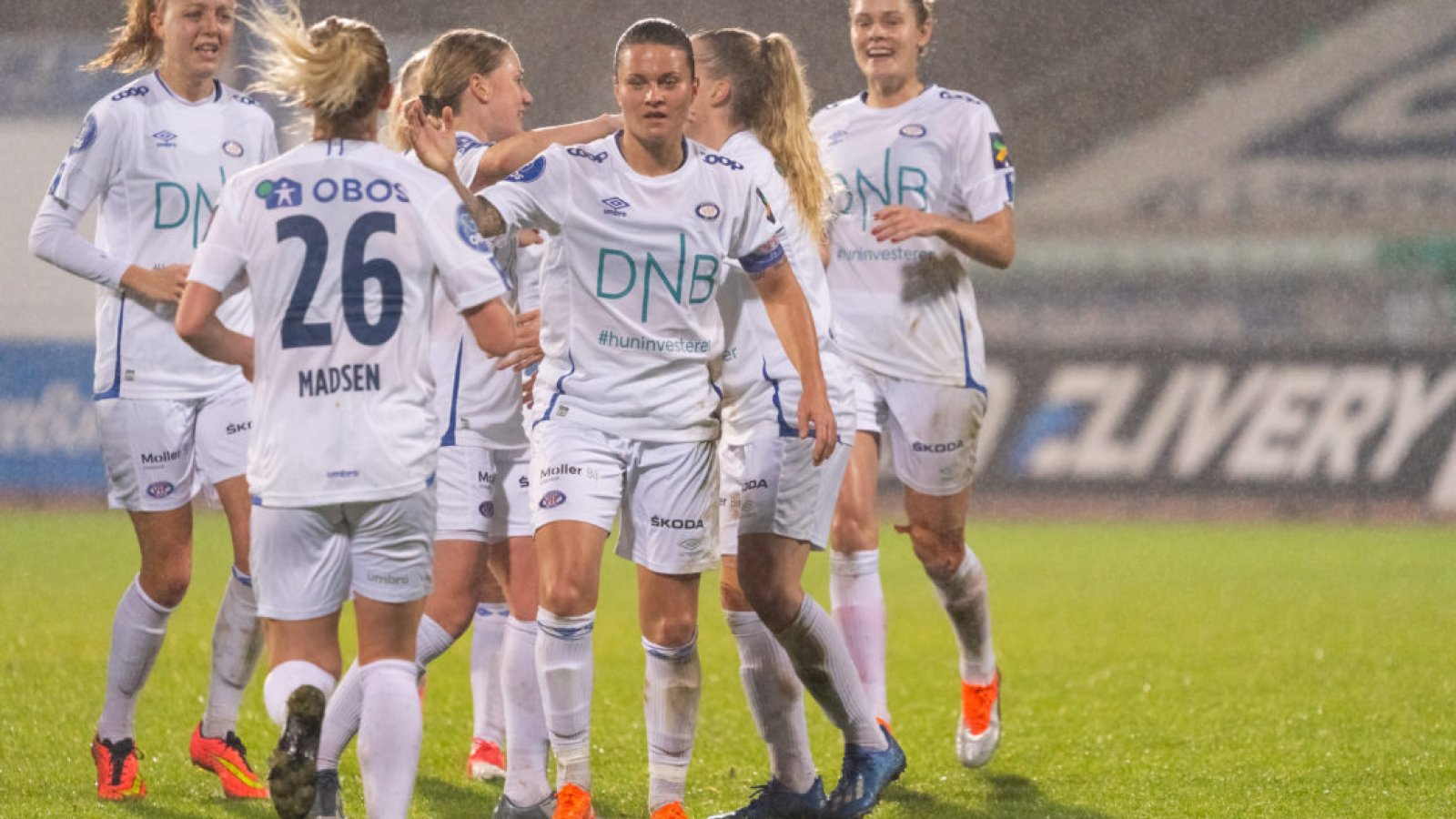Sherida Spitse og resten av lagvenninnene kunne juble for cupavansement. Foto: Alexander Larsen / Norske fotballkvinner